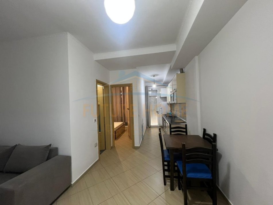 Tirane, jepet me qera apartament Kati 2, 50 m² 300 € (rruga e thesarit fresk)