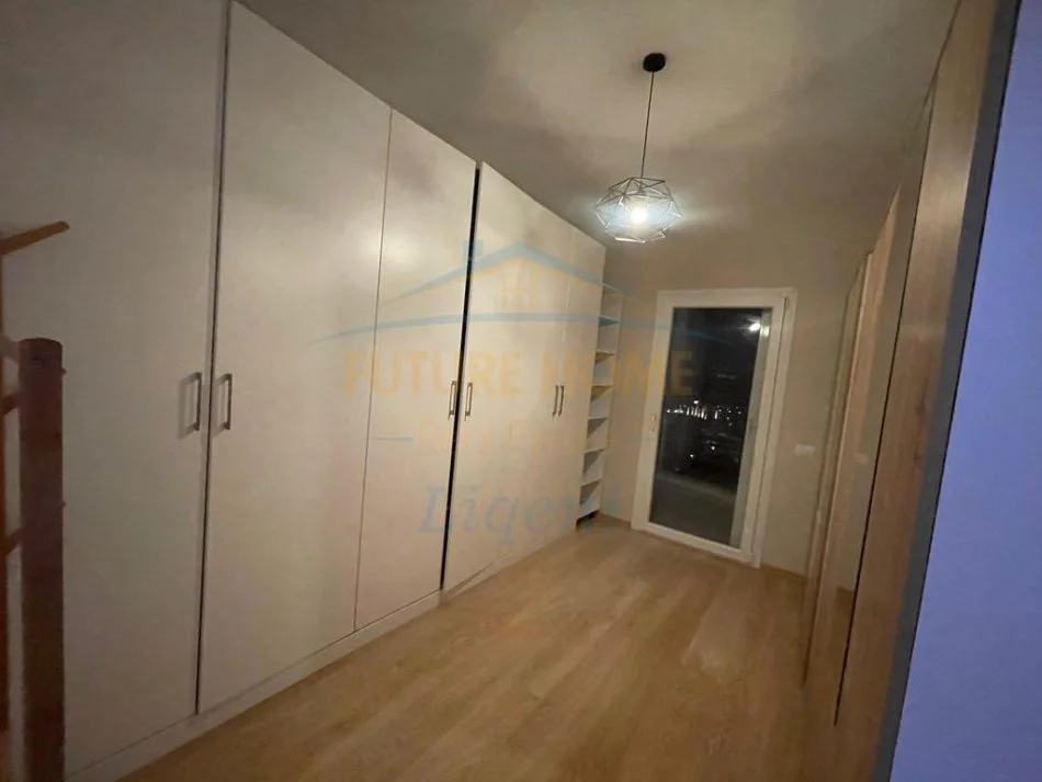 Tirane, jepet me qera apartament 2+1 Kati 3, 111 m² 730 € (Kopshti Botanik)