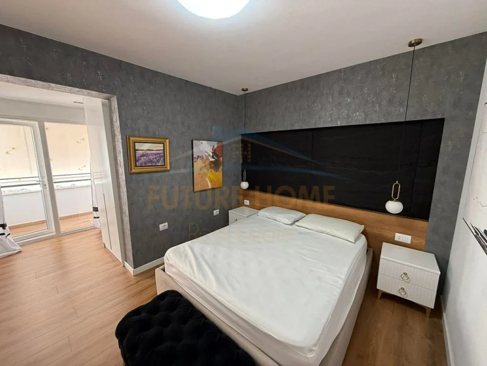 Tirane, jepet me qera apartament 2+1+2, Kati 5, 136 m² 1.000 € (21 Dhjetori)