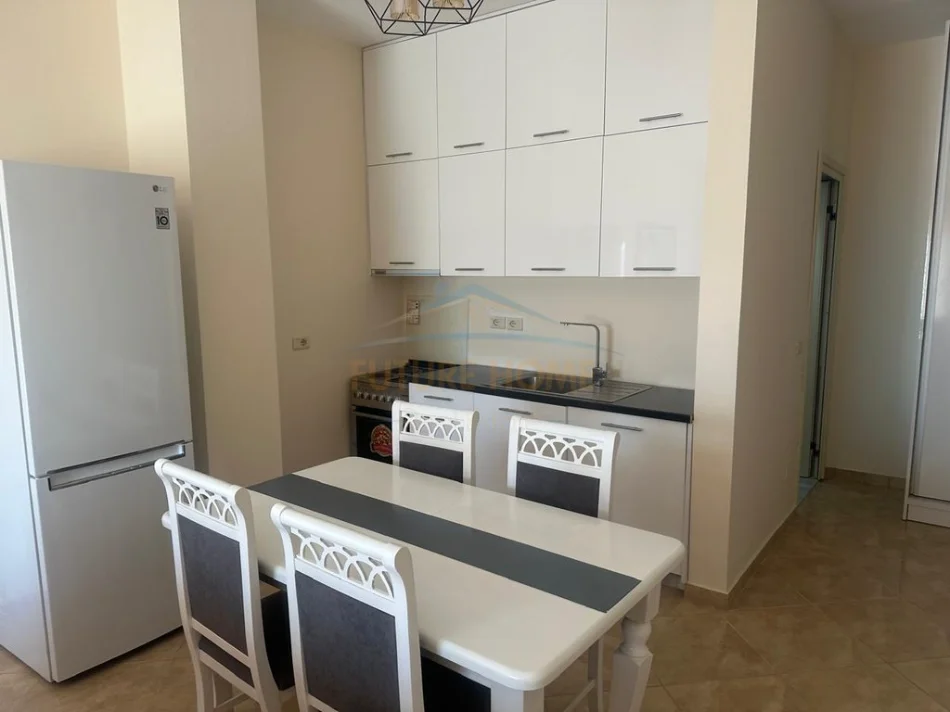 Vlore, shitet garsonier 1+1 Kati 5, 50 m² 92.000 € (Uji i Ftohte)