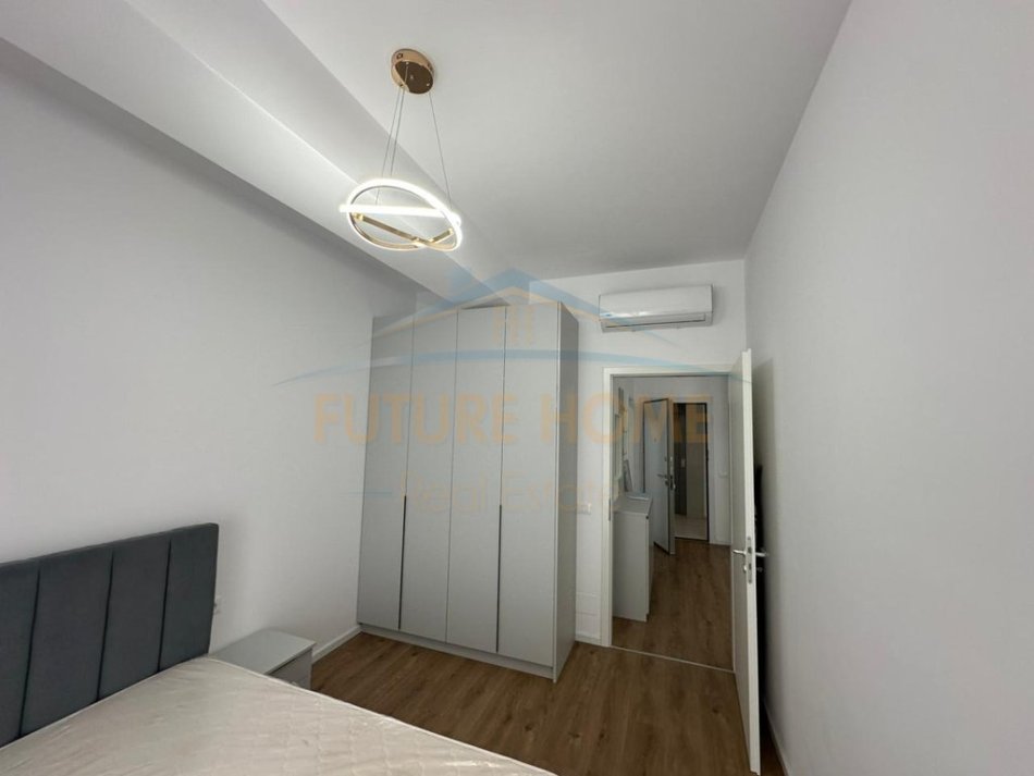 Tirane, jepet me qera apartament 1+1 Kati 7, 53 m² 450 € (Apartamenti ndodhet tek Kompleksi Kaimi.)