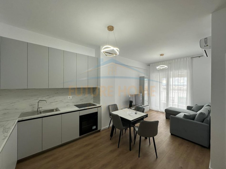 Tirane, jepet me qera apartament 1+1 Kati 7, 53 m² 450 € (Apartamenti ndodhet tek Kompleksi Kaimi.)