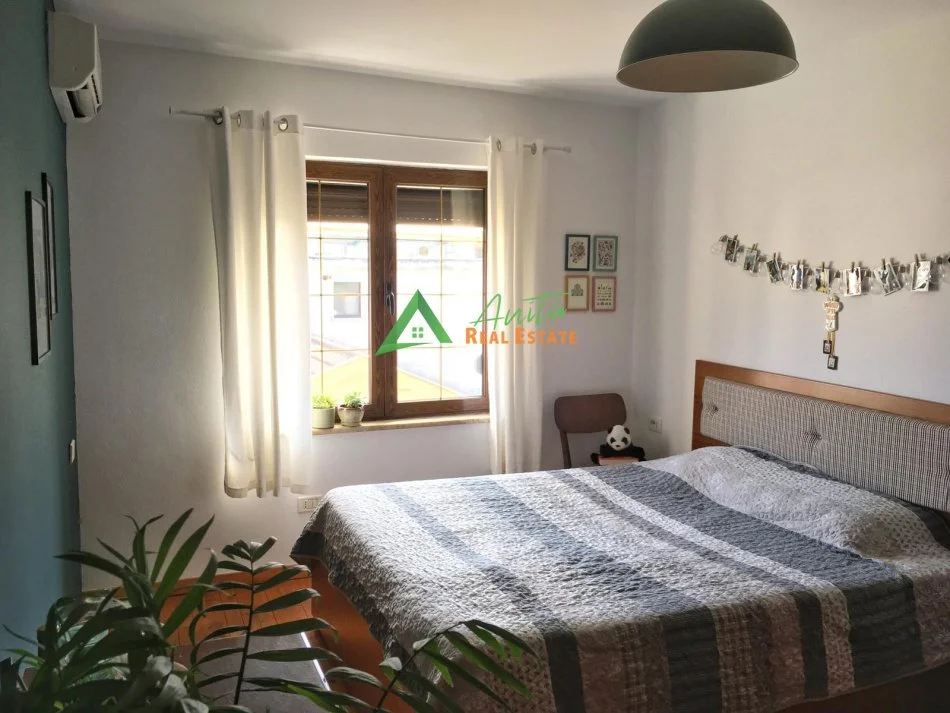 Tirane, jepet me qera 2+1 Kati 5, 84 m² (Rruga e Durresit)