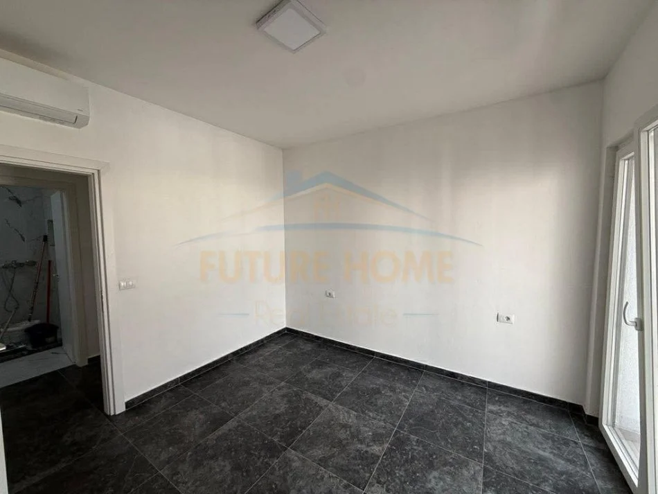 Tirane, jepet me qera 2+1 Kati 4, 850 € (zogu zi)