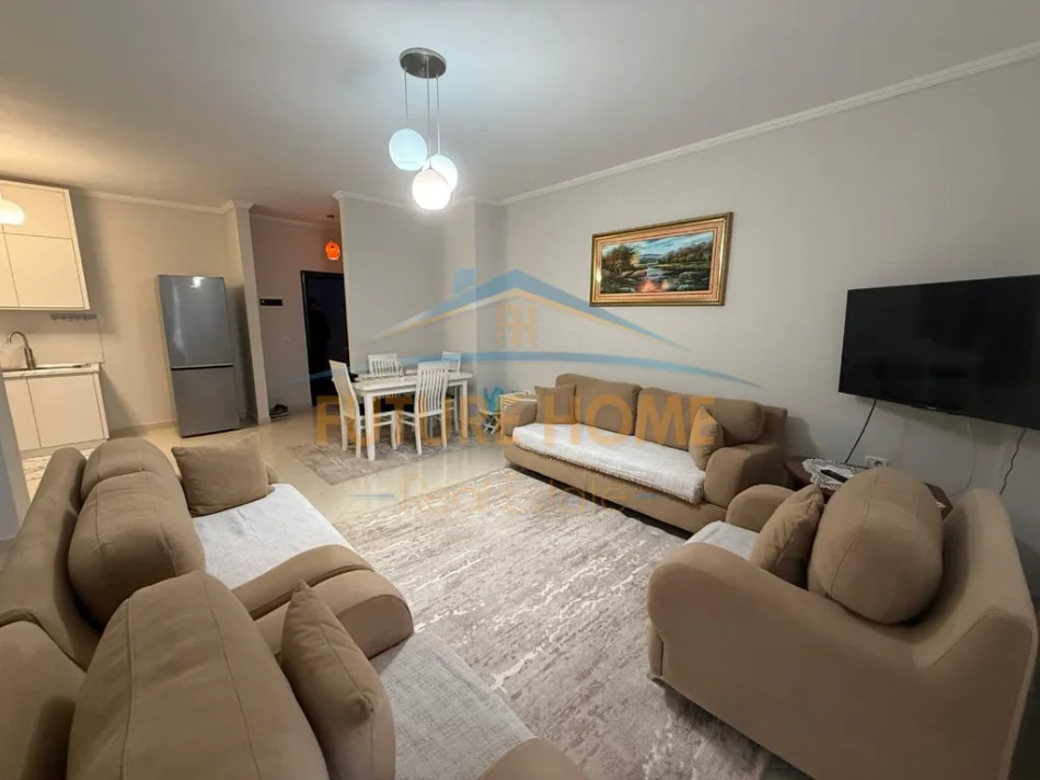 Tirane, jepet me qera apartament 2+1 Kati 1, 88 m² 600 € (Fondacioni eleonore)