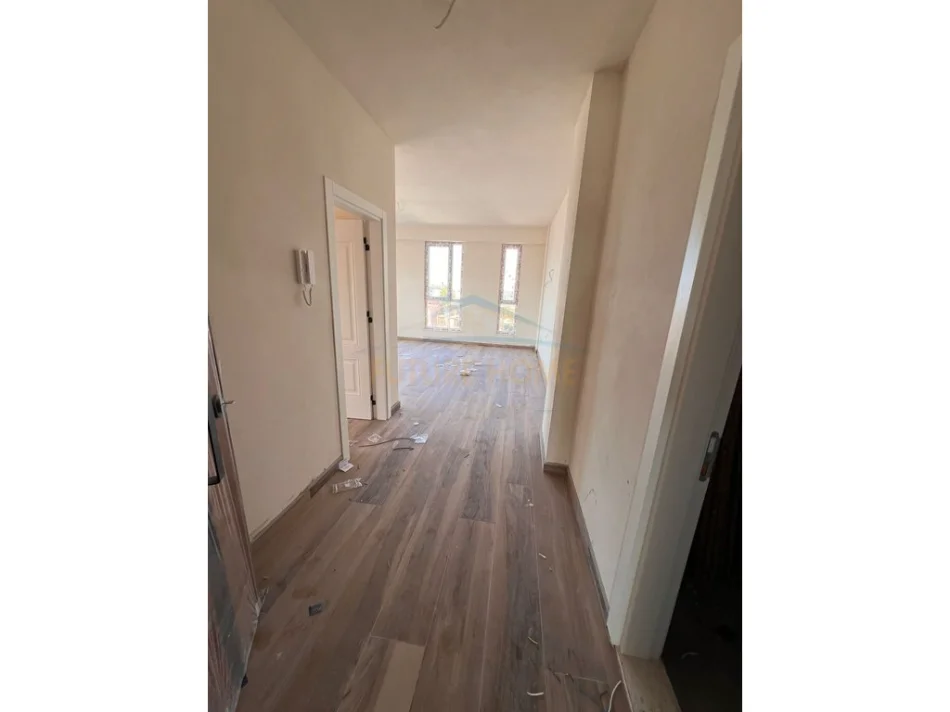 Durres, shitet apartament 1+1+Ballkon Kati 5, 85 m² 157.000 € 