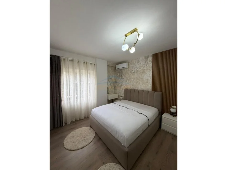 Tirane, jepet me qera apartament 1+1 Kati 1, 67 m² 650 € (Liqeni i thate)