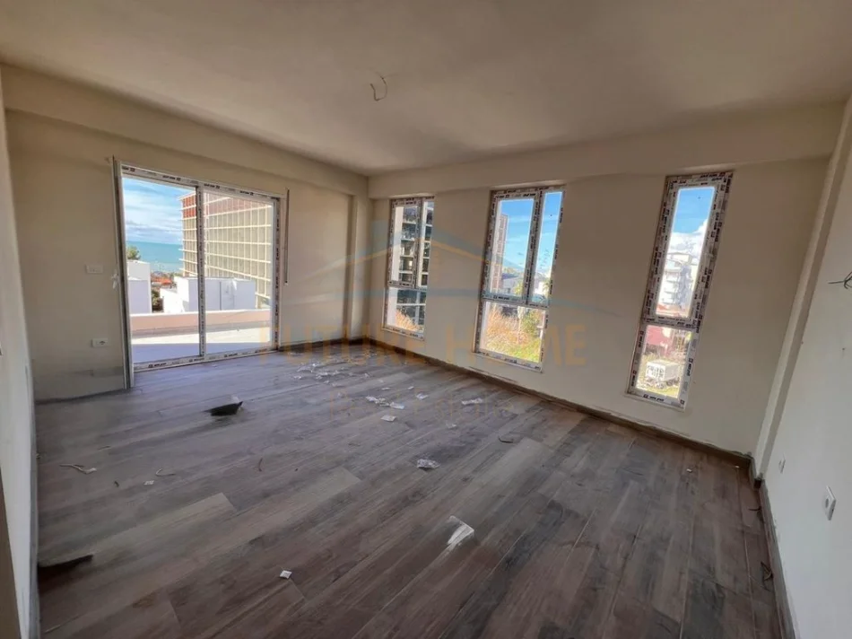 Durres, shitet apartament 1+1+Ballkon Kati 5, 85 m² 157.000 € 