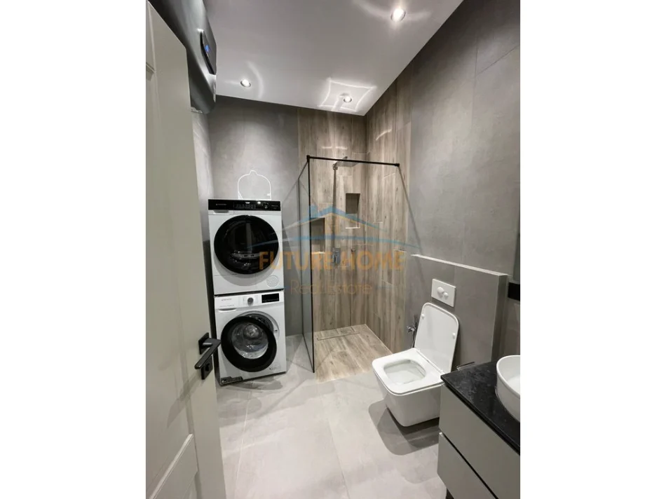 Tirane, jepet me qera apartament 1+1 Kati 1, 66 m² 700 € 