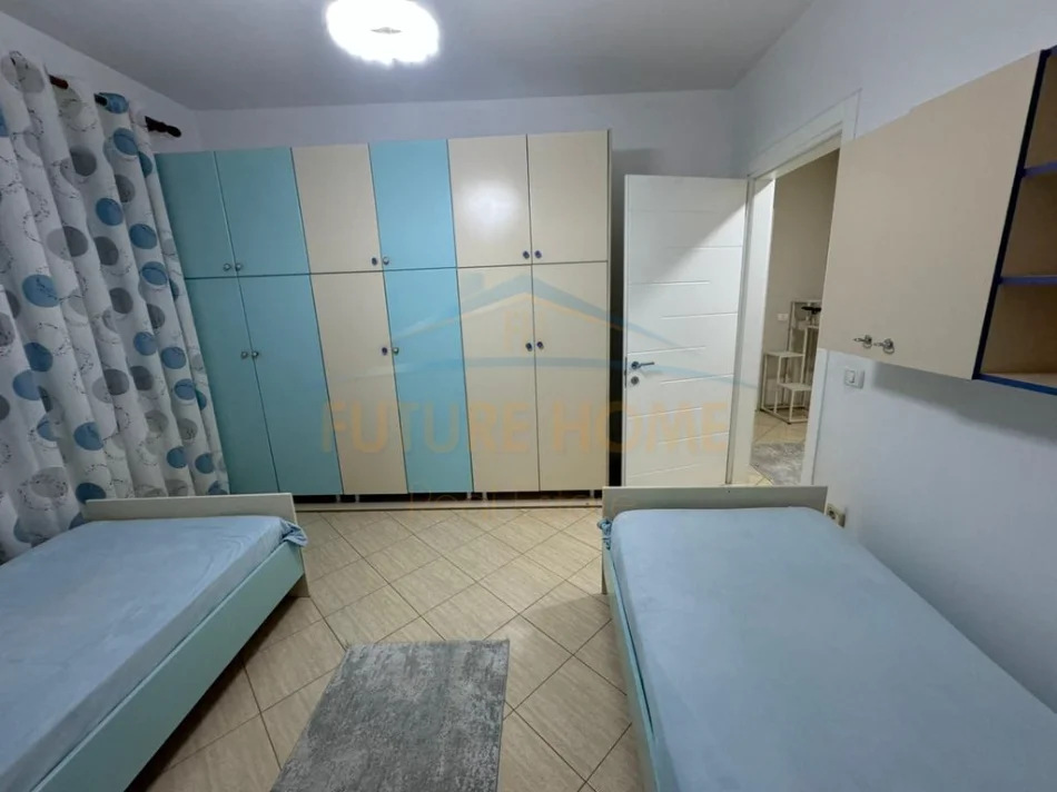 Tirane, jepet me qera apartament 2+1 Kati 2, 114 m² 600 € (Restorant Fresku)