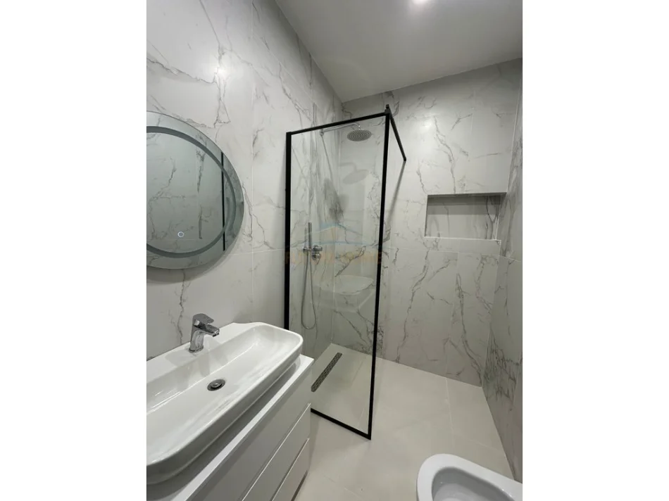 Tirane, jepet me qera apartament 1+1 Kati 3, 56 m² 600 € (Bulevardi i Ri)