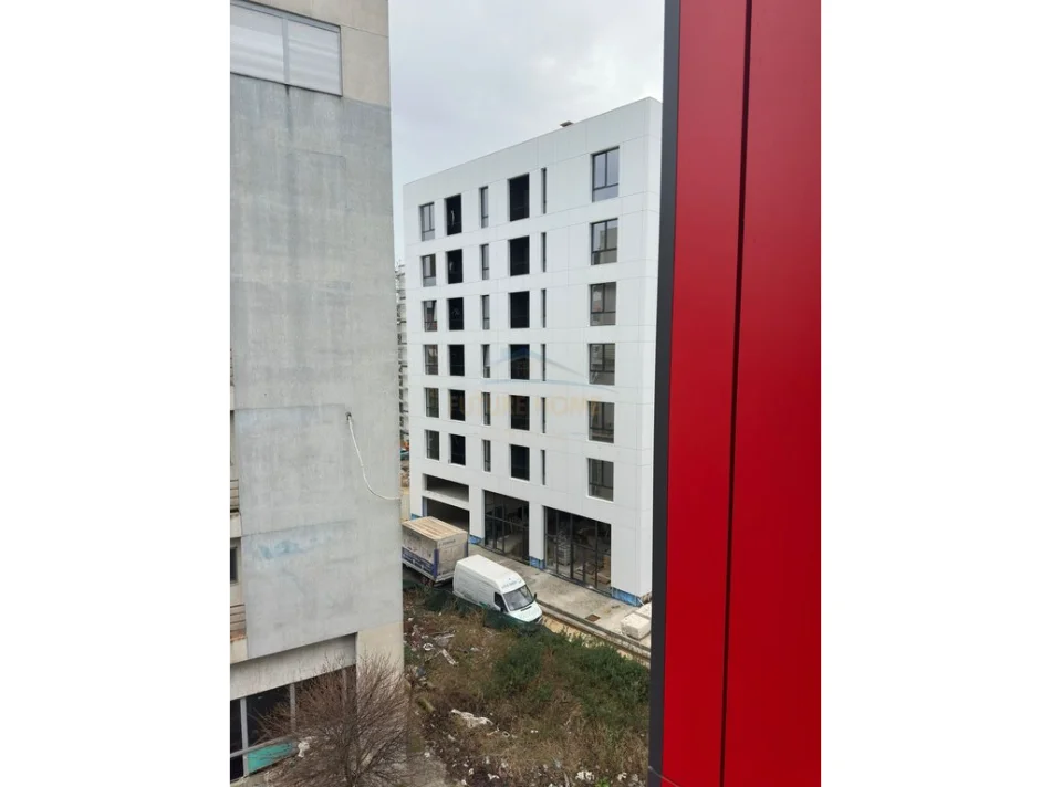 Tirane, jepet me qera apartament 1+1 Kati 3, 64 m² 600 € (Bulevardi i Ri)