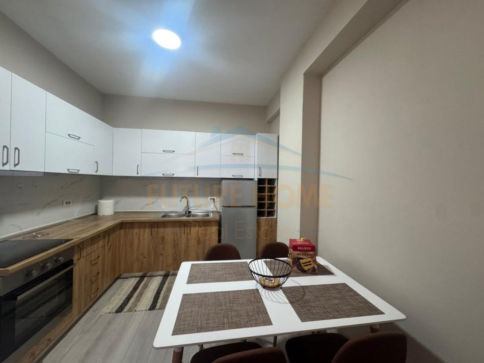 Tirane, jepet me qera apartament 1+1 Kati 3, 71 m² 600 € (Kompleksi "Erli", Porcelan)