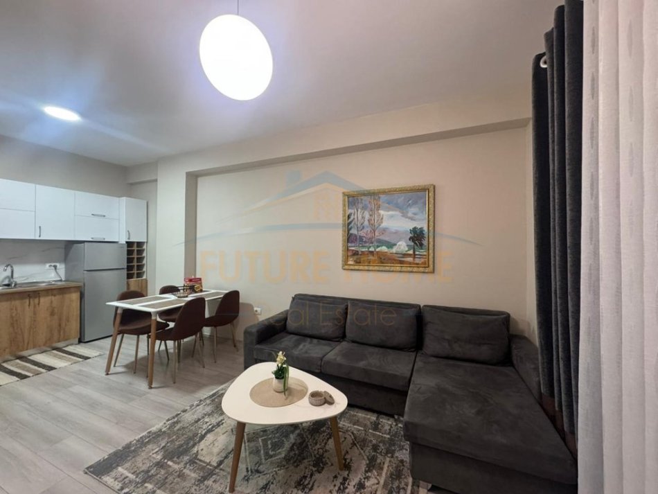 Tirane, jepet me qera apartament 1+1 Kati 3, 71 m² 600 € (Kompleksi "Erli", Porcelan)