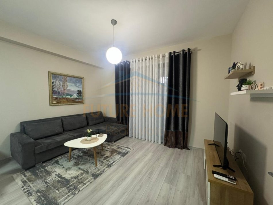 Tirane, jepet me qera apartament 1+1 Kati 3, 71 m² 600 € (Kompleksi "Erli", Porcelan)