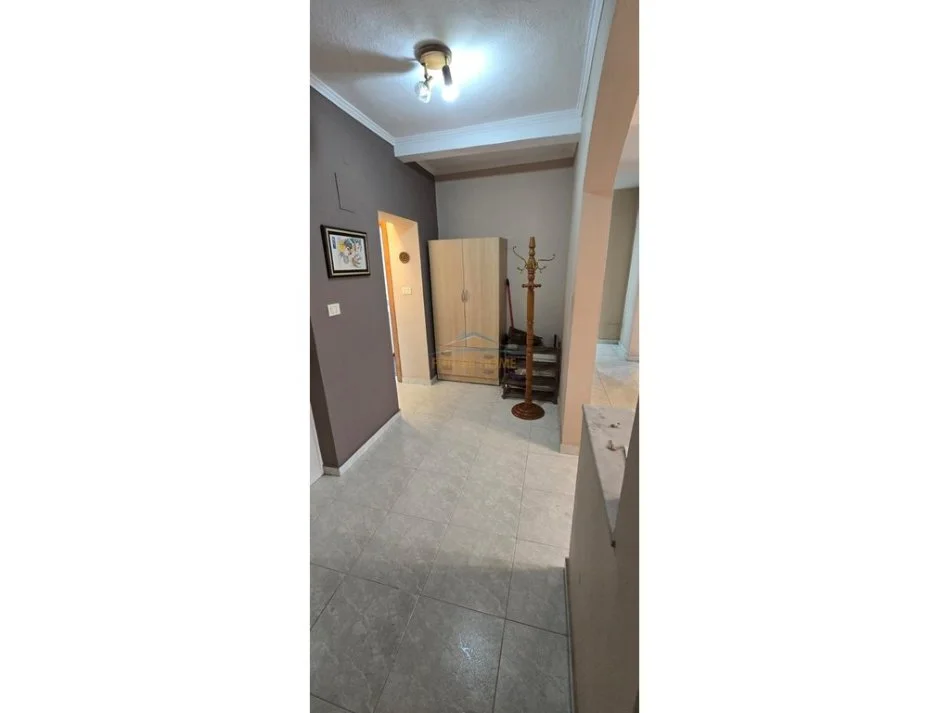 Tirane, shitet apartament 3+1+Ballkon Kati 4, 75 m² 177.000 € (Bulevardi Zogu i I)