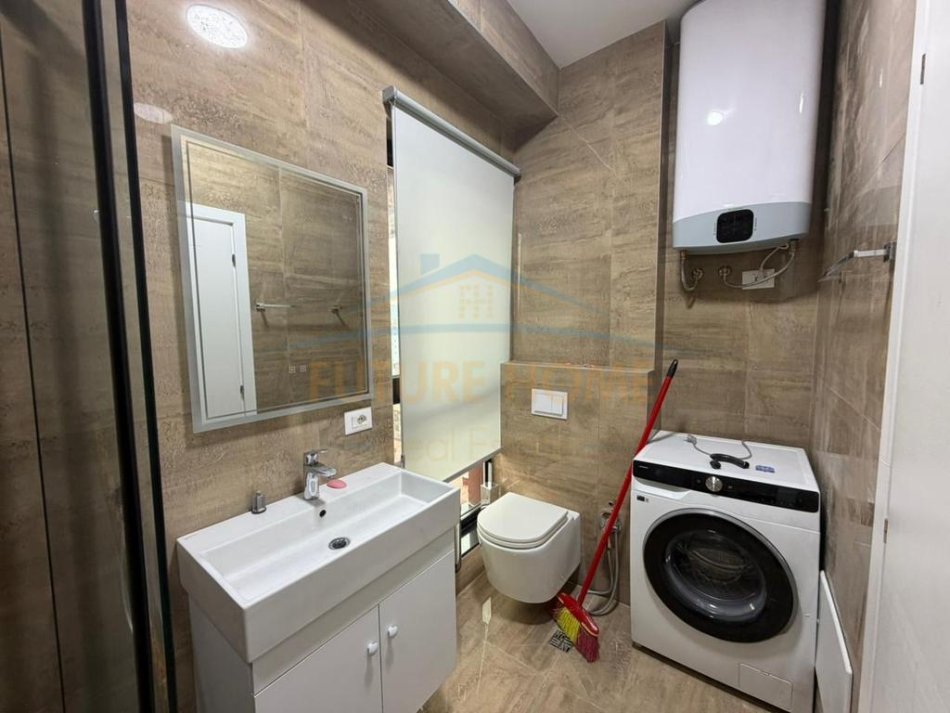 Tirane, jepet me qera apartament 2+1+Ballkon Kati 9, 114 m² 1.400 € (rruga e kavajes)