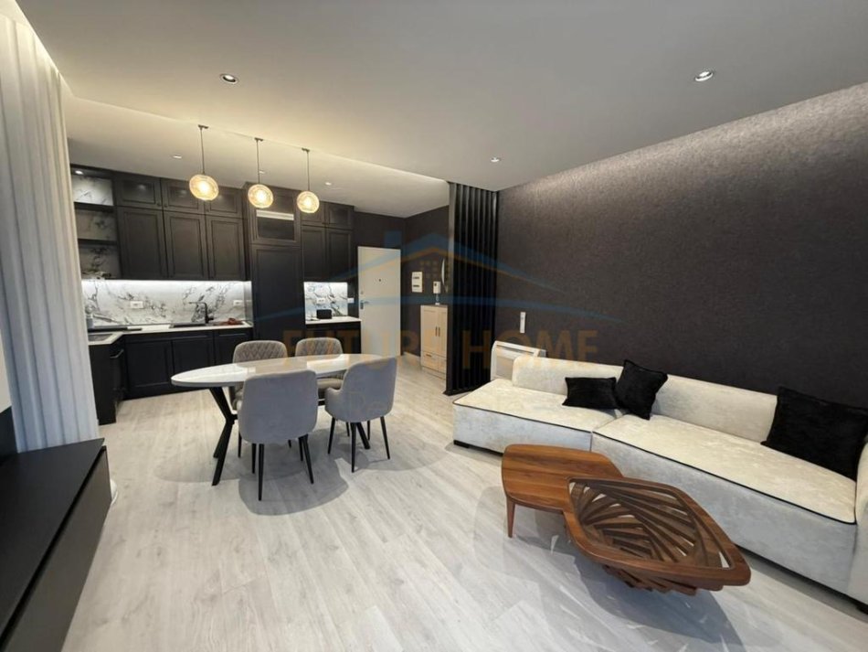 Tirane, jepet me qera apartament 2+1+Ballkon Kati 9, 114 m² 1.400 € (rruga e kavajes)