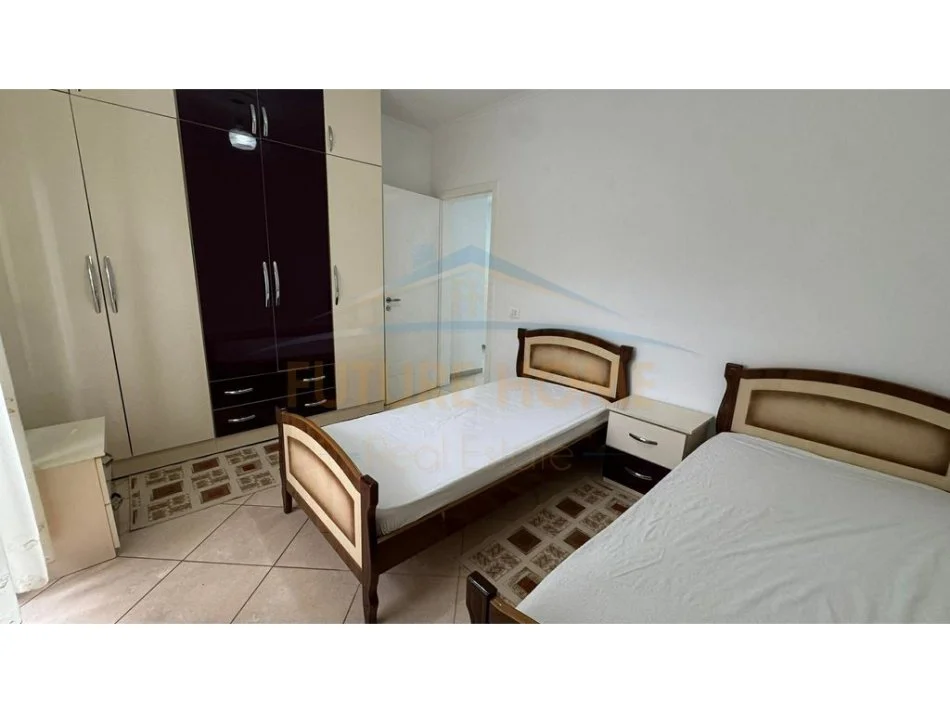 Tirane, jepet me qera apartament 2+1 Kati 3, 99 m² 700 € (Rruga e Elbasanit)
