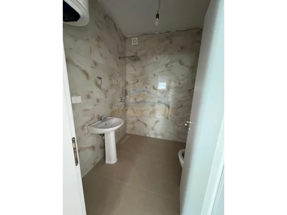 Tirane, shitet apartament 2+1 Kati 1, 91 m² 135.000 € (RRUGA DAJTIT)
