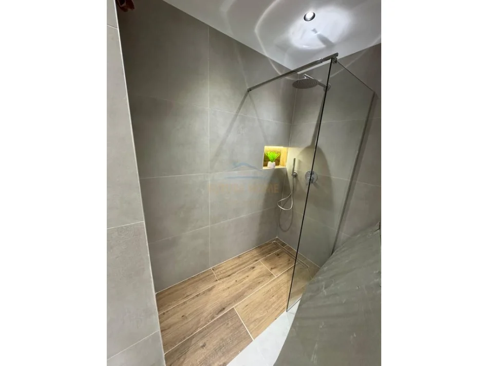 Tirane, shitet apartament 2+1 Kati 8, 116 m² 299.000 € (ZOGU I ZI)