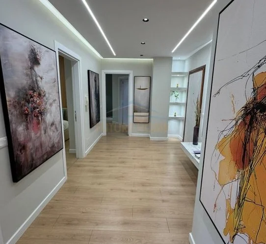 Tirane, shitet apartament 2+1 Kati 8, 117 m² 299.000 € (zogu zi)