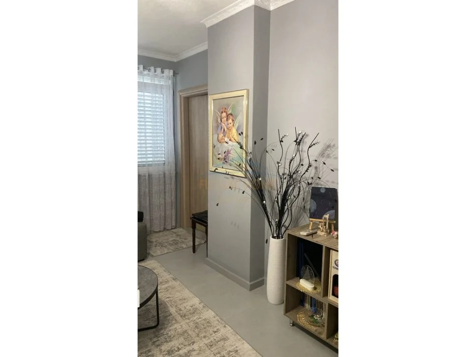 Tirane, shitet apartament 2+1 Kati 6, 90 m² 130.000 € (Kombinat)