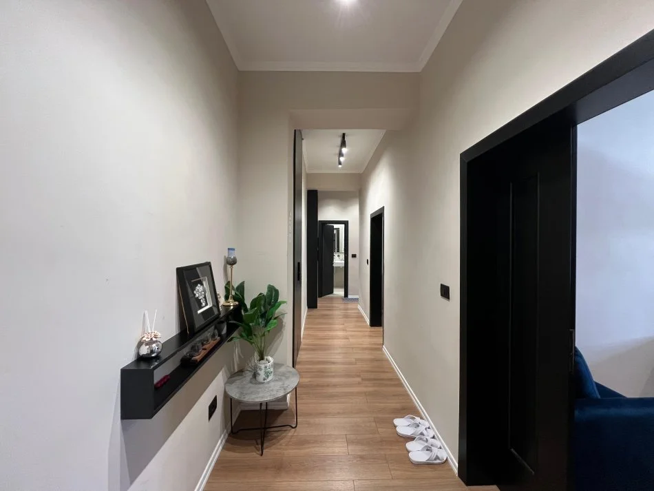 Tirane, jepet me qera apartament 1+1+Aneks Kati 2, 68 m² 750 € (”Shallvaret”- Tiranë.)