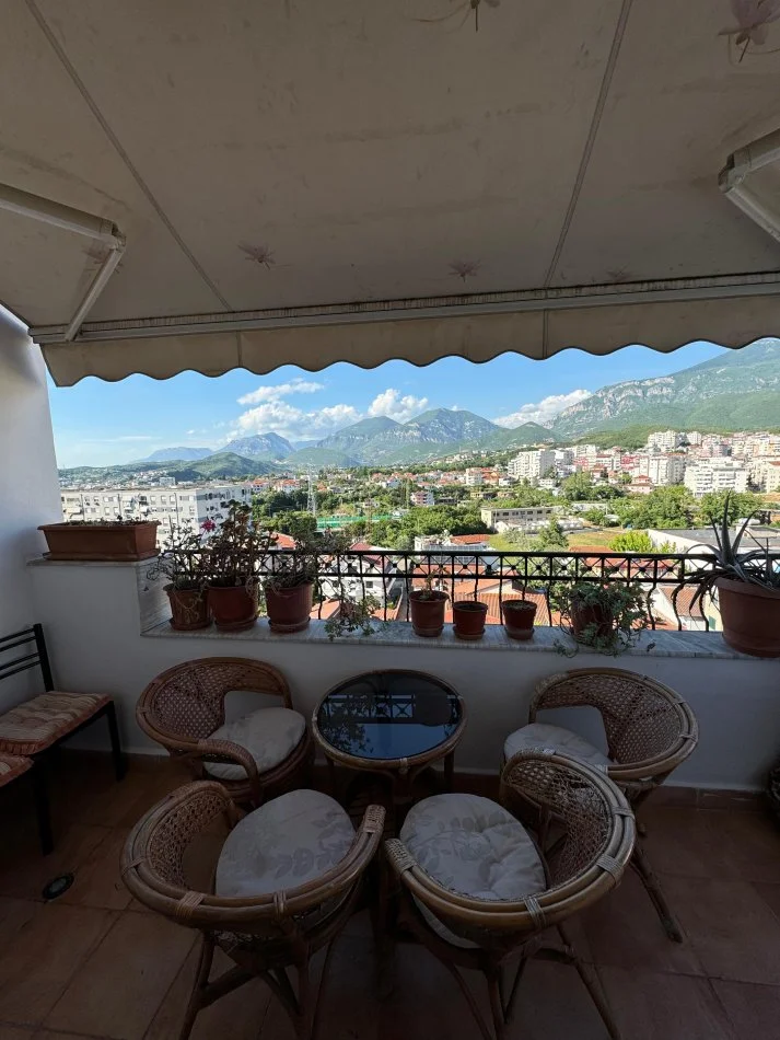 Tirane, shes apartament 2+1 Kati 7, 106 m² 168.000 € (Kinostudio)