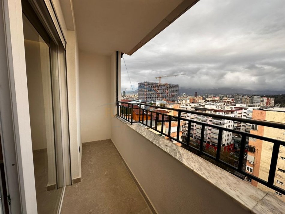 Shitet, Apartament 2+1+2, Komuna e Parisit, Tirane, 250,000 €, PRM63856