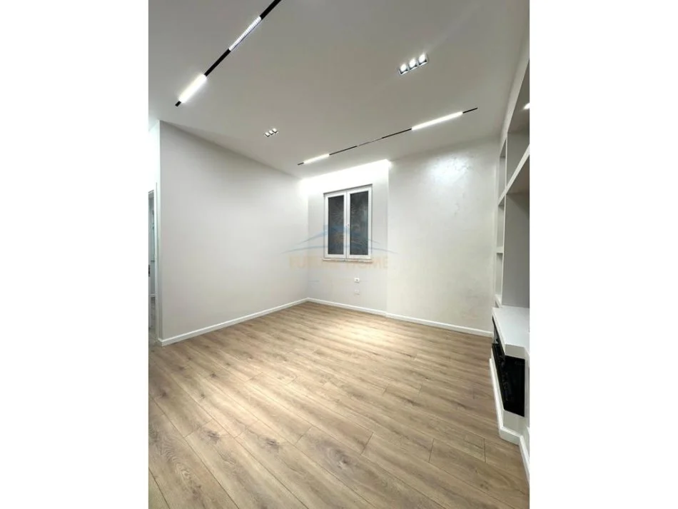 Tirane, shitet apartament 1+1+Ballkon Kati 1, 60 m² 110.000 € 