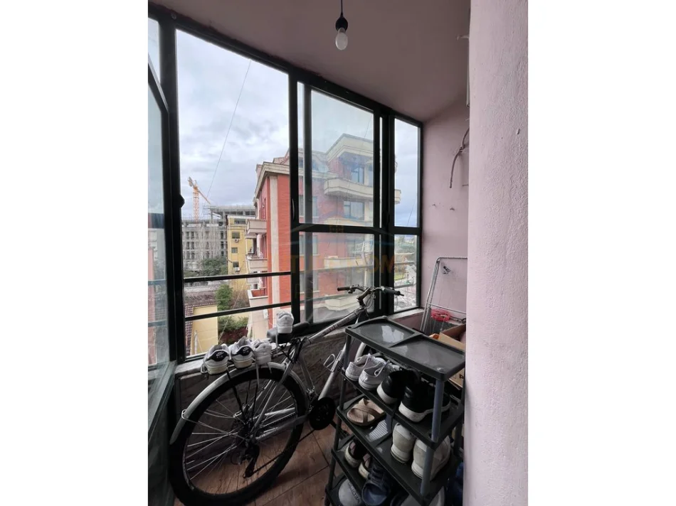 Tirane, shitet apartament 2+1+Aneks+Ballkon Kati 3, 81 m² 210.000 € (21 DHJETORI)