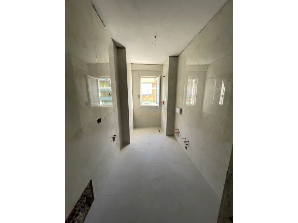 Tirane, shitet apartament 2+1 Kati 2, 83 m² 85.000 € (INSTITUT)