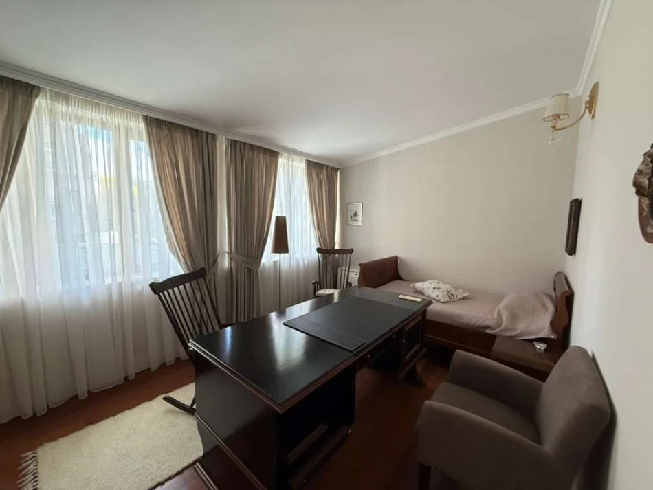 Tirane, shes apartament 3+1+Aneks+Ballkon Kati 2, 155 m² 496.000 € (Pran Xheko Imperial)