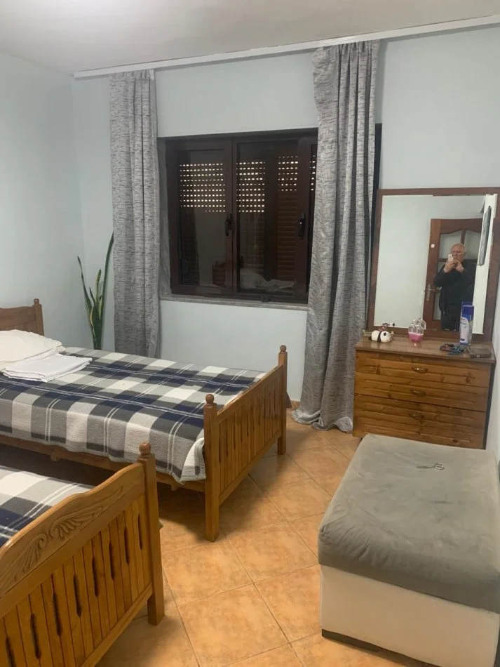 Tirane, jepet me qera apartament 2+1+Ballkon , 100 m² 500 € (Rruga shyqyri ishmi)
