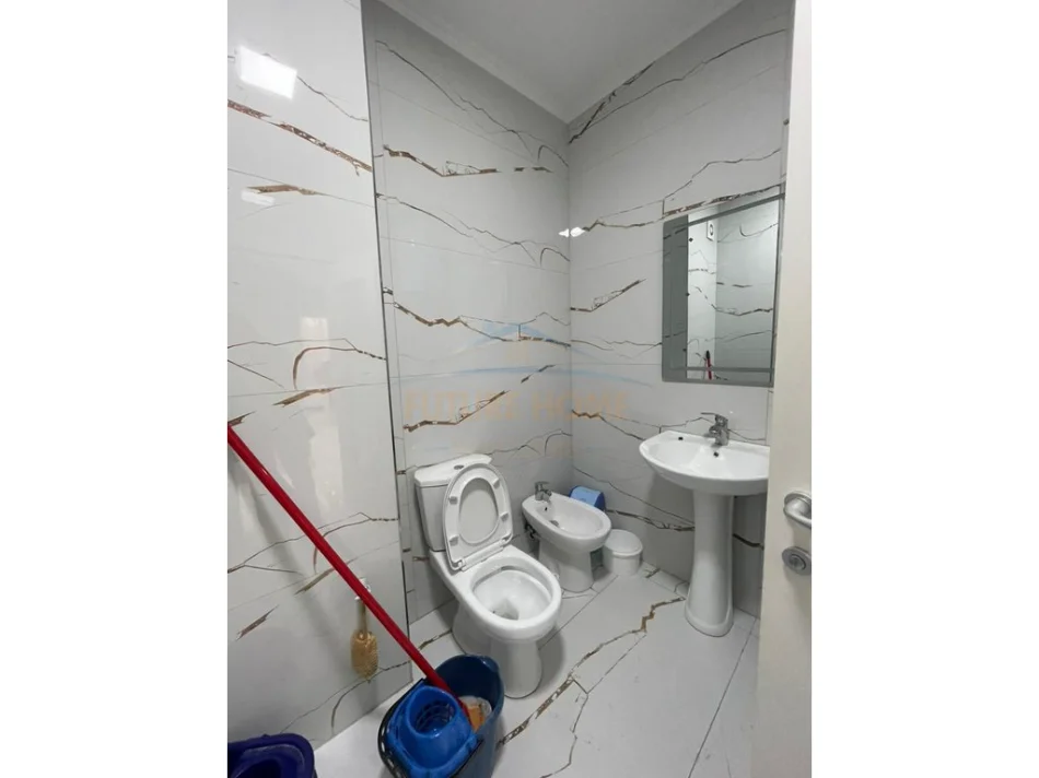 Durres, jepet me qera apartament 2+1+Ballkon Kati 3, 92 m² 850 € (Plazh Rrota e Kuqe, Durrës)