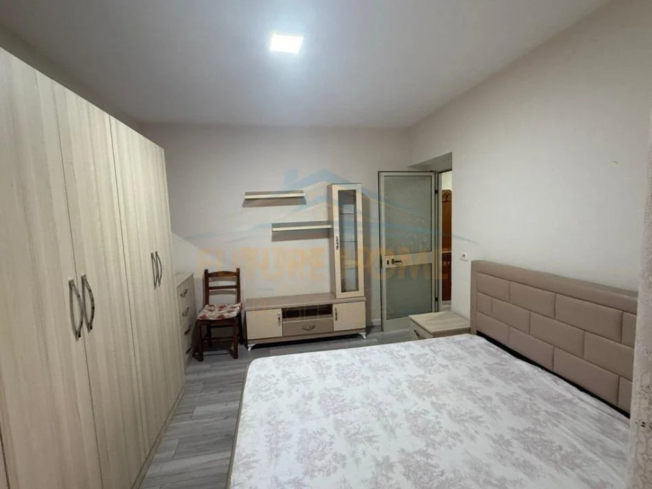 Tirane, jepet me qera apartament 1+1 Kati 1, 60 m² 600 € (Myslym Shyr)