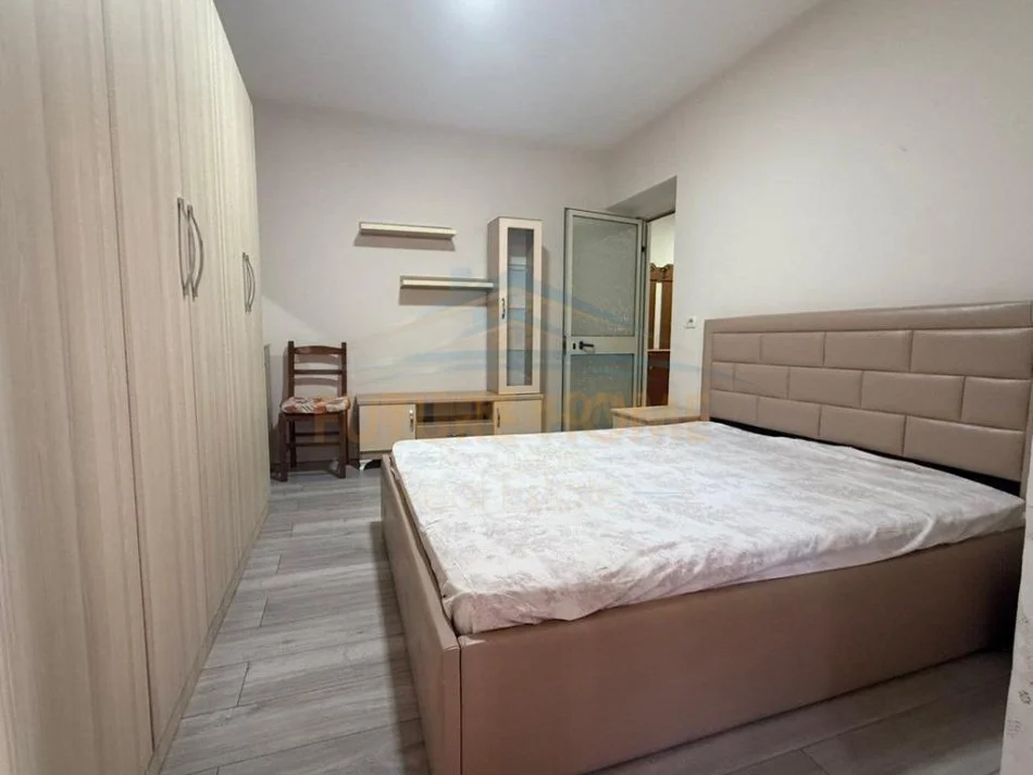 Tirane, jepet me qera apartament 1+1 Kati 1, 60 m² 600 € (Myslym Shyr)