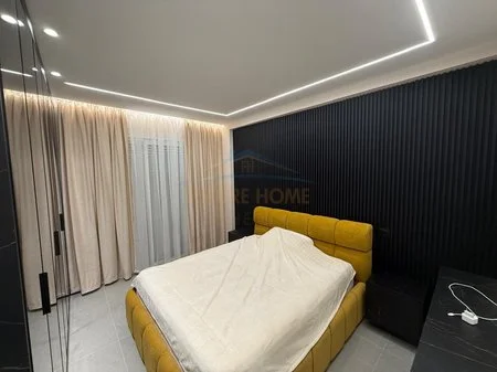 Vlore, jepet me qera apartament 1+1 , 75 m² 800 € (Uji i Ftohte)