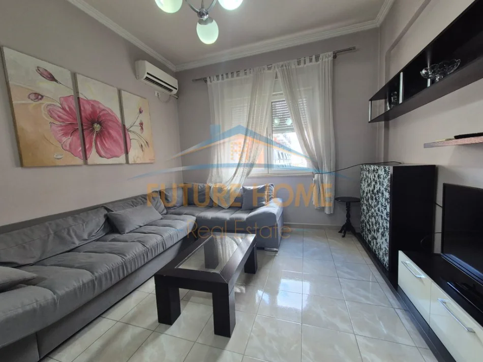 Tirane, shes apartament 2+1+Ballkon Kati 5, 84 m² 230.000 € (Ish Parku i Autobuzave)