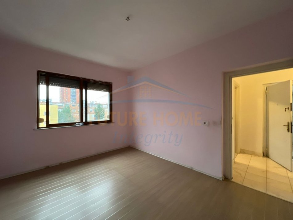 Shitet, Apartament 2+1, Ish Ekspozita, Tiranë. 168,000 €, AL64010