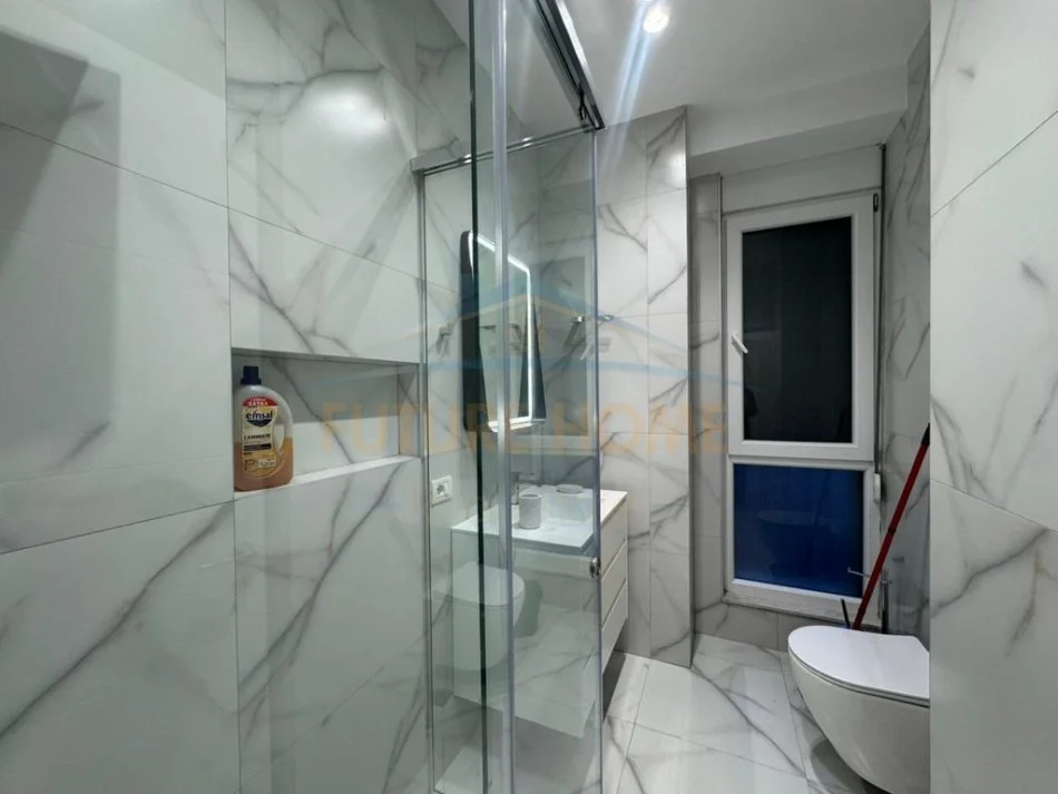 Tirane, jepet me qera apartament 3+1 Kati 3, 120 m² 1.200 € (Ish fusha aviacionit)