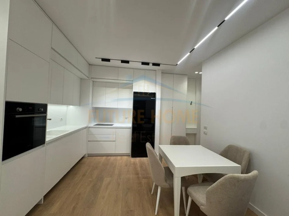 Tirane, jepet me qera apartament 3+1 Kati 3, 120 m² 1.200 € (Fusha aviacionit)