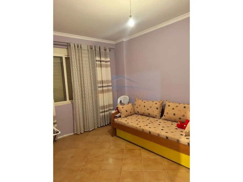 Tirane, jepet me qera apartament 2+1 Kati 1, 106 m² 450 € 