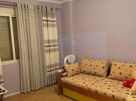 Tirane, jepet me qera apartament 2+1 Kati 1, 107 m² 450 € (Rr Shefqet Kuka)