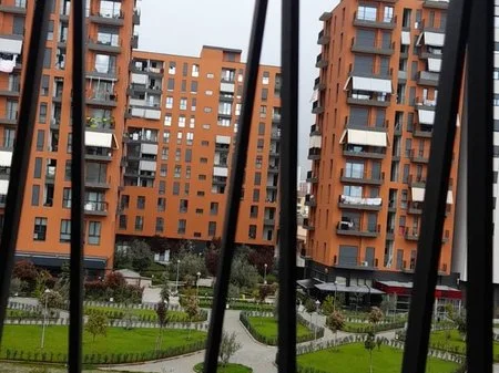 Tirane, jepet me qera ambjent biznesi Kati 3, 68 m² 500 € 