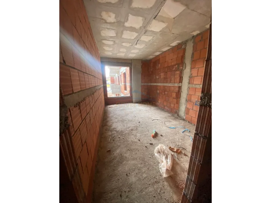 Tirane, shitet apartament 3+1 Kati 2, 130 m² 113.500 € (Kamez)