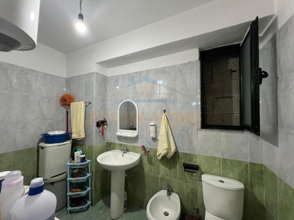 Shitet, Apartament 2+1, Misto Mame, Tiranë. 123,000 €, AL64071