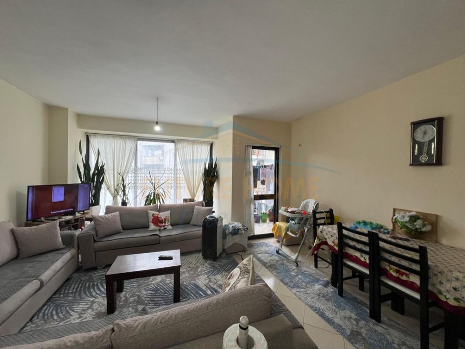 Shitet, Apartament 2+1, Misto Mame, Tiranë. 123,000 €, AL64071