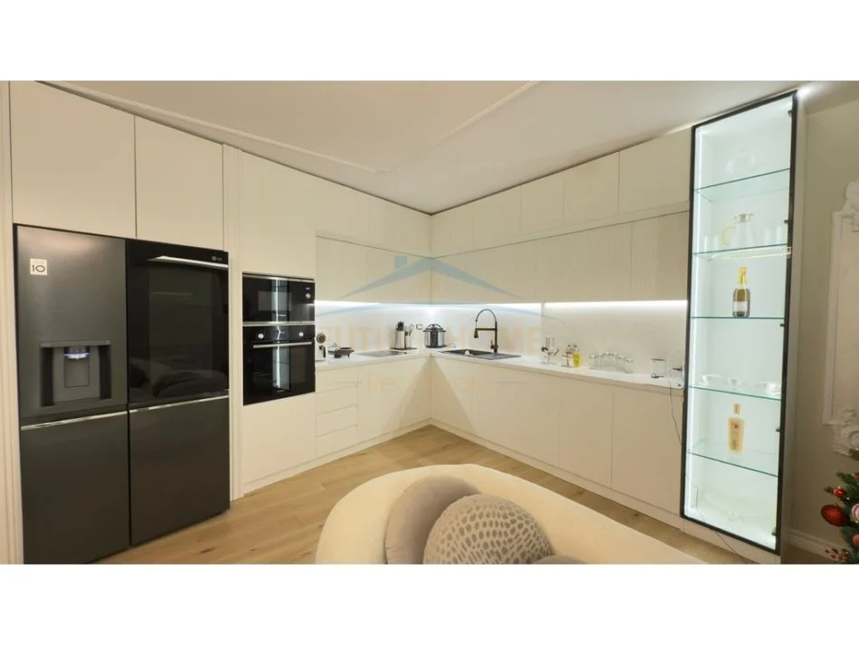 Tirane, shitet apartament 2+1+Aneks+Ballkon Kati 1, 116 m² 475.000 € (RRUGA E BOGDANEVE)